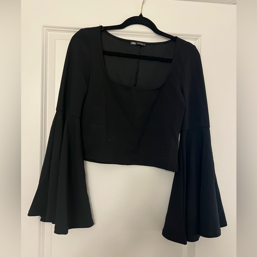 Wide sleeve long sleeve top